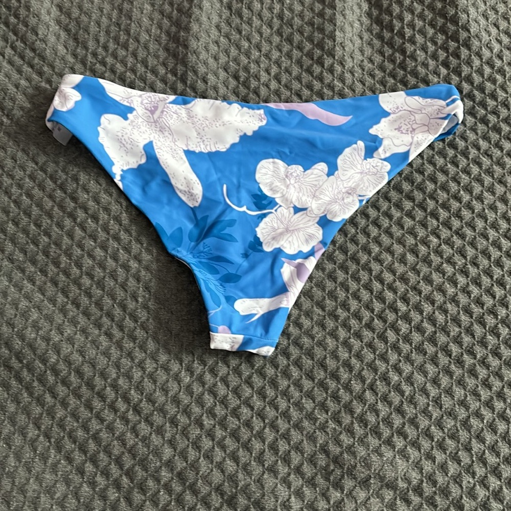 SHEIN Floral Print Two Piece Bathing suit - Picture 4 of 5